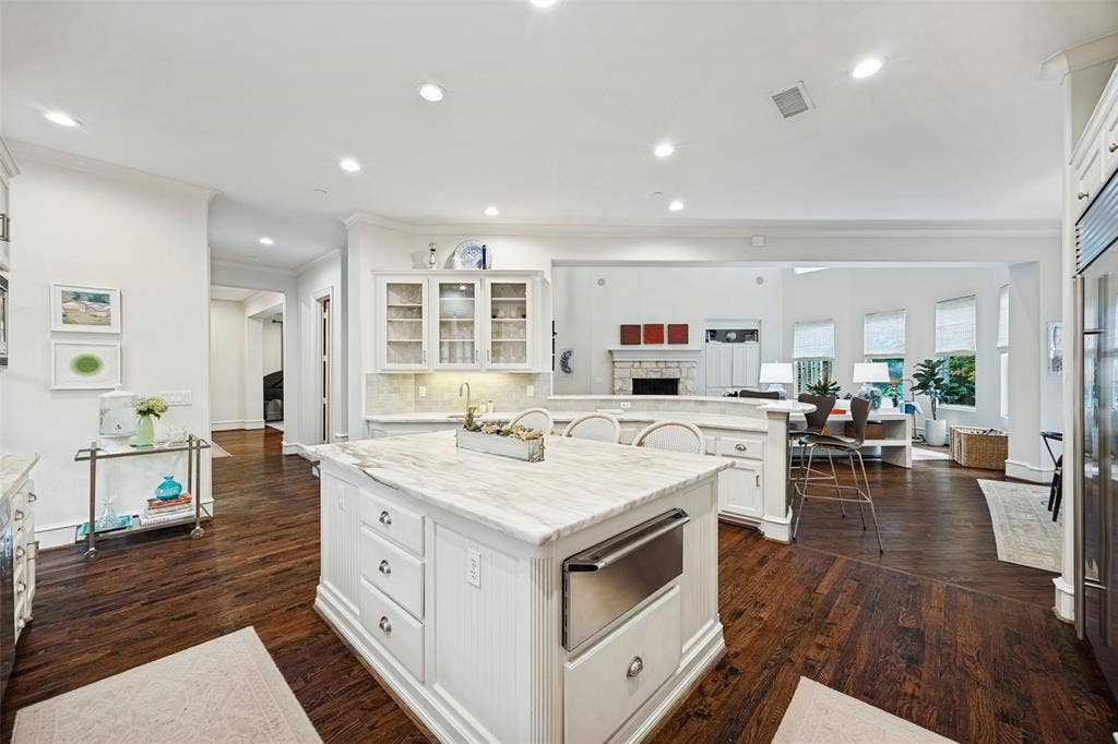 6523 Brookshire Drive, Dallas, TX 75230 6523 Brookshire Drive, Dallas, TX 75230