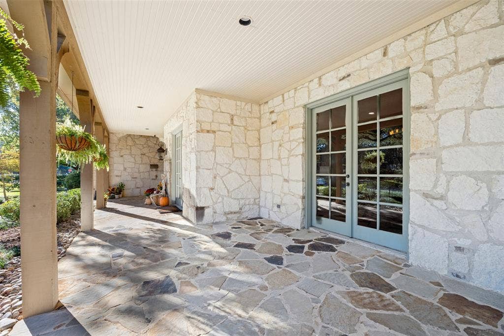 6523 Brookshire Drive, Dallas, TX 75230 Front Porch