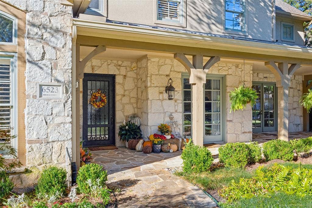 6523 Brookshire Drive, Dallas, TX 75230 Front Porch