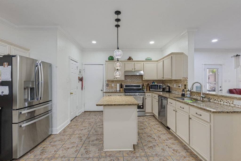 702 Garnet Drive, Mesquite, TX 75149 702 Garnet Drive, Mesquite, TX 75149