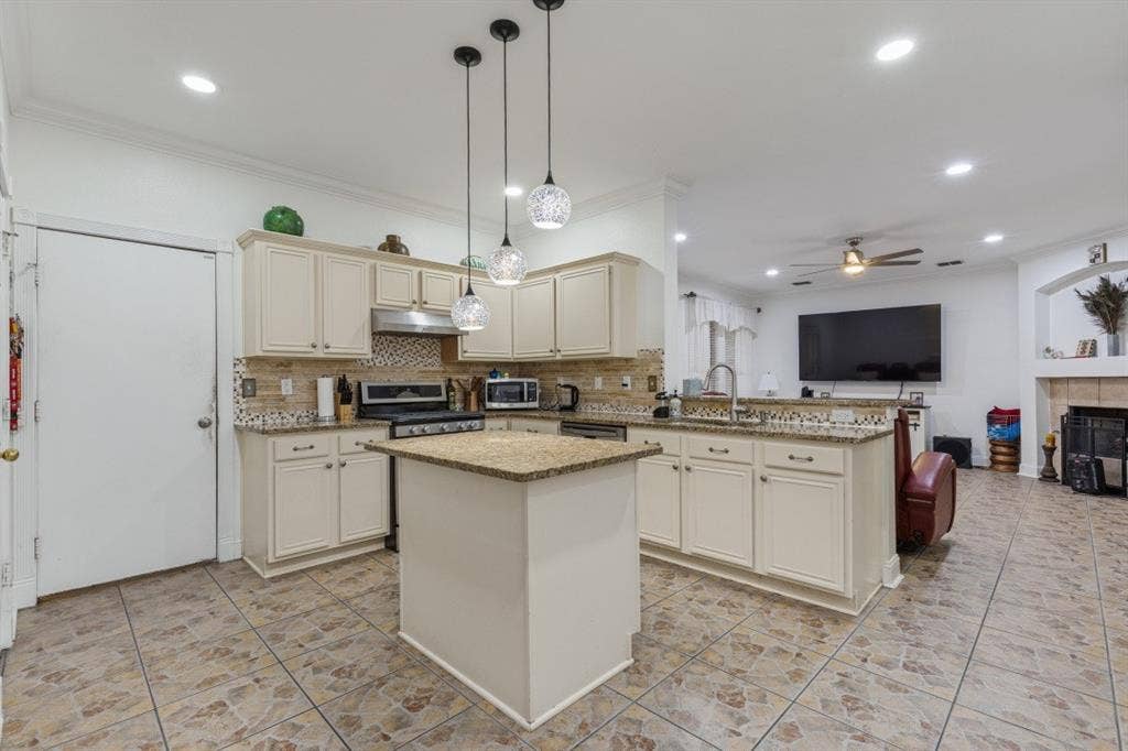 702 Garnet Drive, Mesquite, TX 75149 702 Garnet Drive, Mesquite, TX 75149