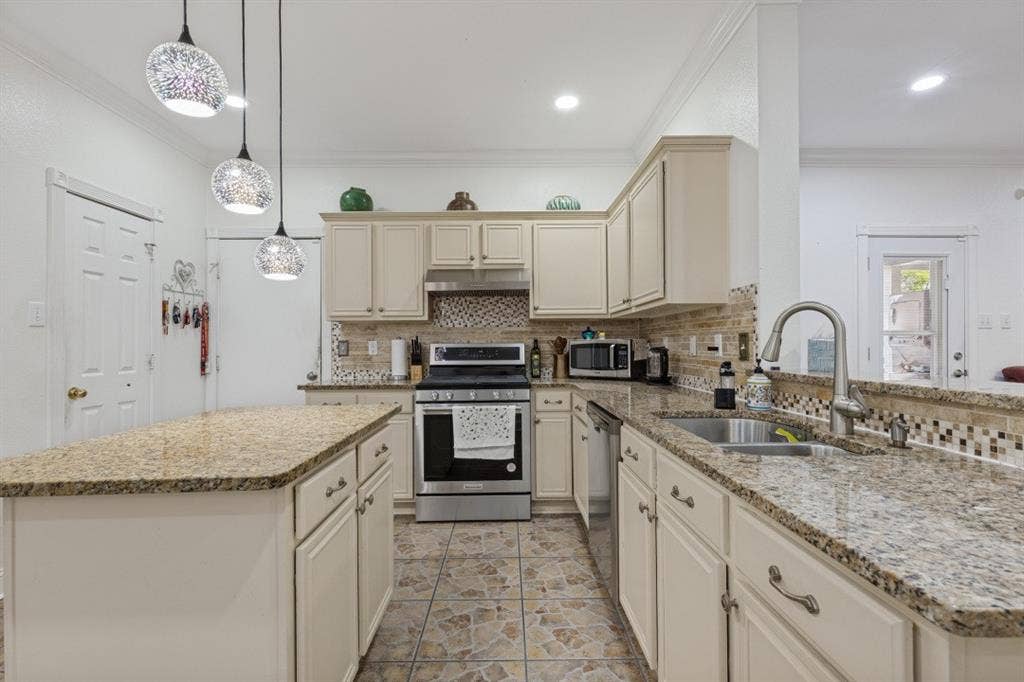 702 Garnet Drive, Mesquite, TX 75149 702 Garnet Drive, Mesquite, TX 75149