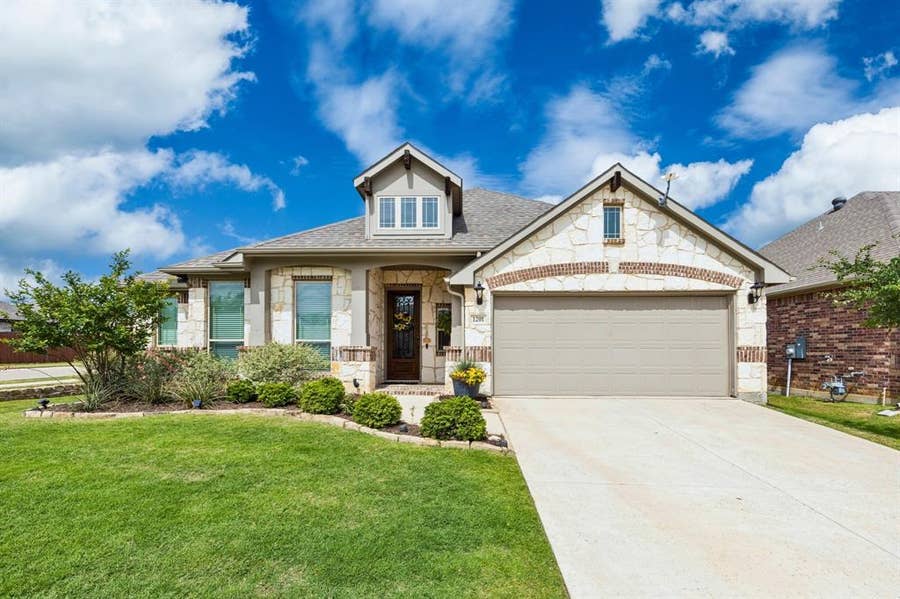 Property photo for 1201 Misty Ridge Drive, Justin, TX