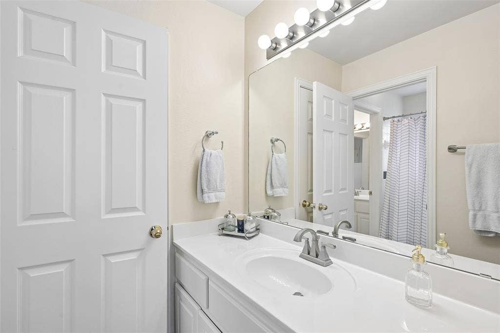 520 Ironwood Drive, Keller, TX 76248