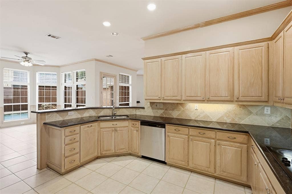 2313 Marblewood Drive, Plano, TX 75093 2313 Marblewood Drive, Plano, TX 75093