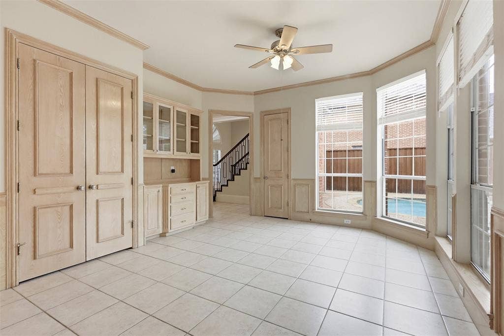 2313 Marblewood Drive, Plano, TX 75093 Large breakfast area overlooking pool