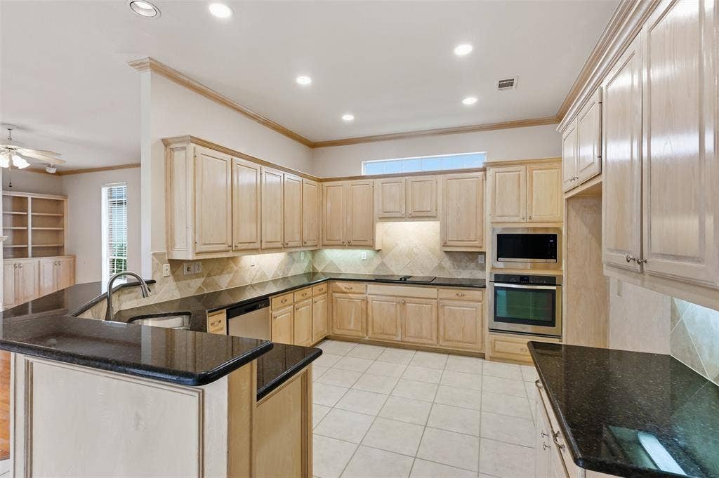 2313 Marblewood Drive, Plano, TX 75093 2313 Marblewood Drive, Plano, TX 75093