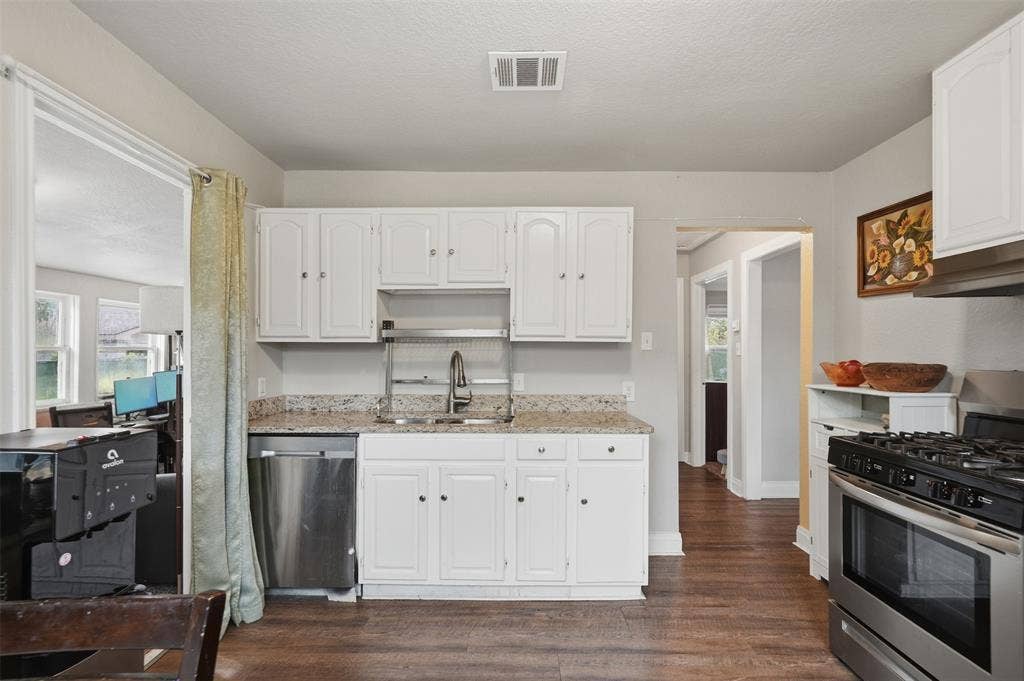3261 Todd Avenue, Fort Worth, TX 76110 3261 Todd Avenue, Fort Worth, TX 76110