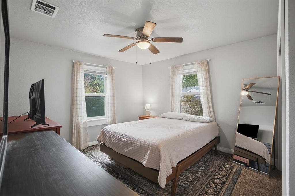 3261 Todd Avenue, Fort Worth, TX 76110 3261 Todd Avenue, Fort Worth, TX 76110