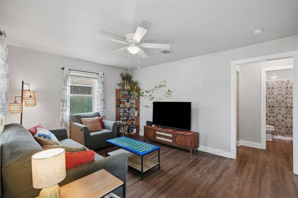 3261 Todd Avenue, Fort Worth, TX 76110 3261 Todd Avenue, Fort Worth, TX 76110