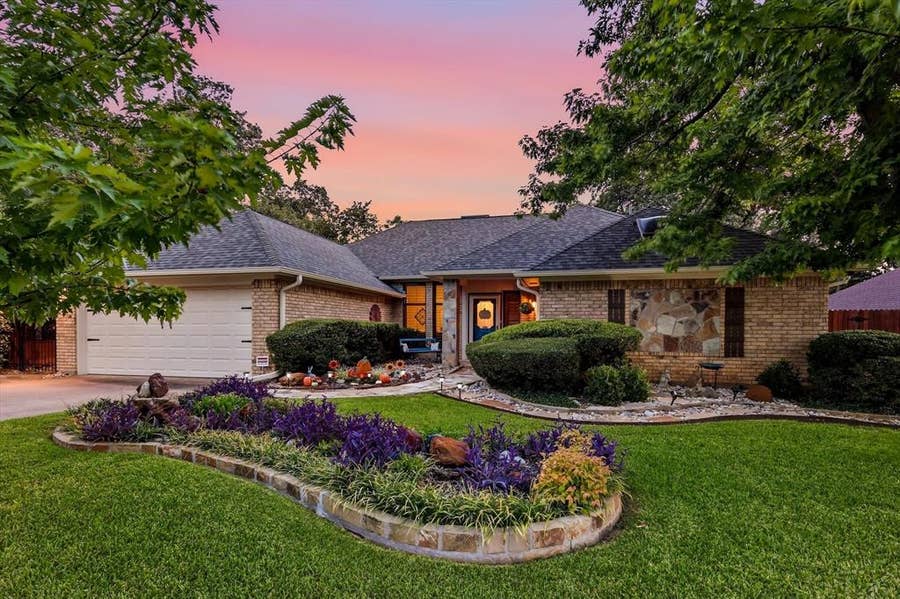 Property photo for 707 Glenn Drive, Euless, TX