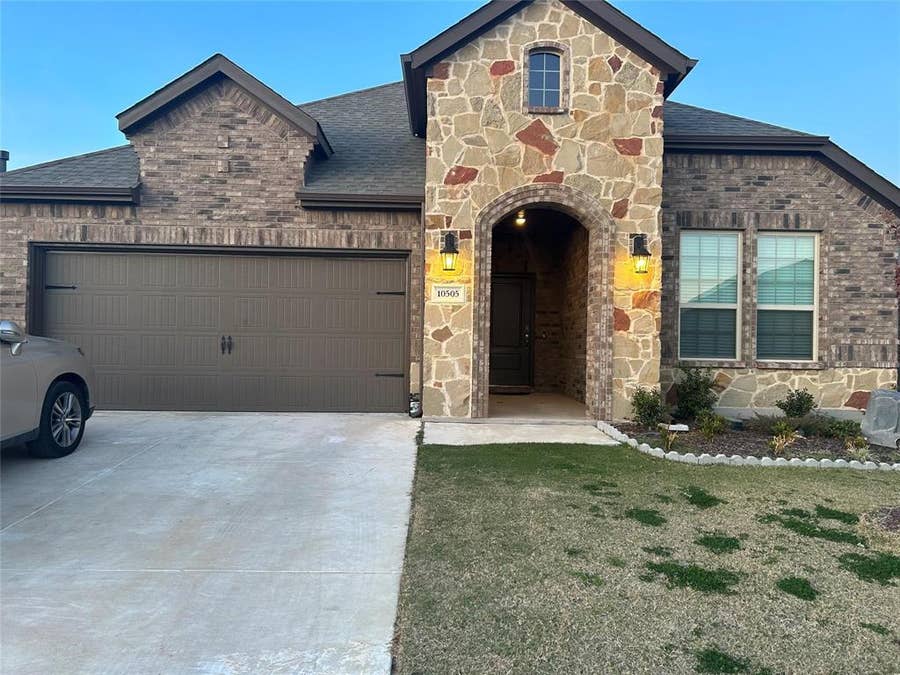 Property photo for 10505 Twisting Springs Drive, Aubrey, TX