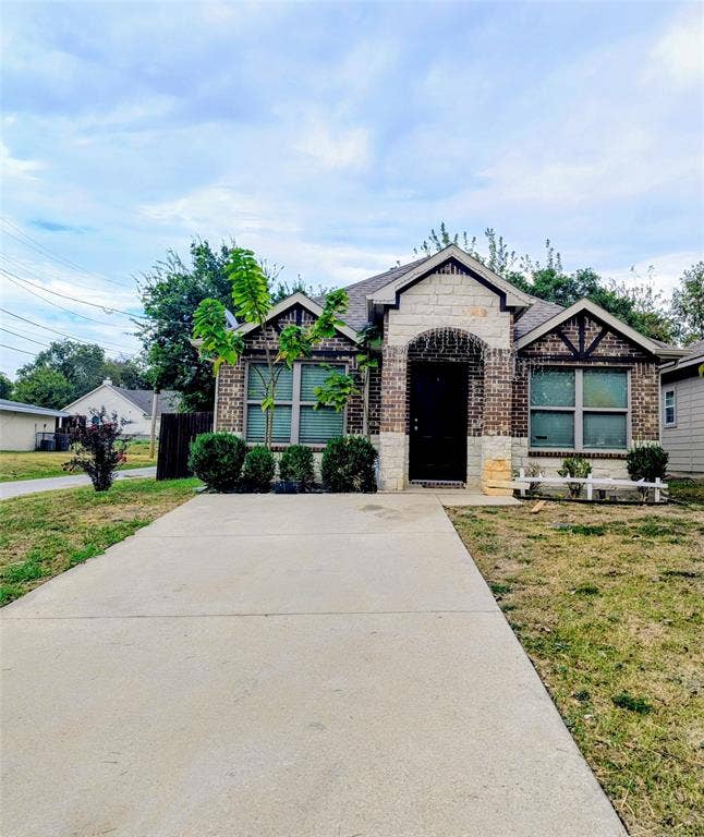 Property photo for 3201 Bois D Arc Street, Greenville, TX