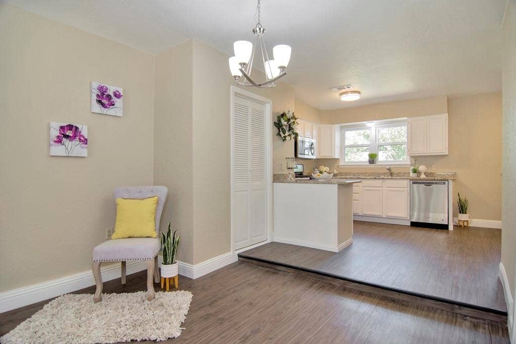 6904 Yorkston Street, Watauga, TX 76148 6904 Yorkston Street, Watauga, TX 76148