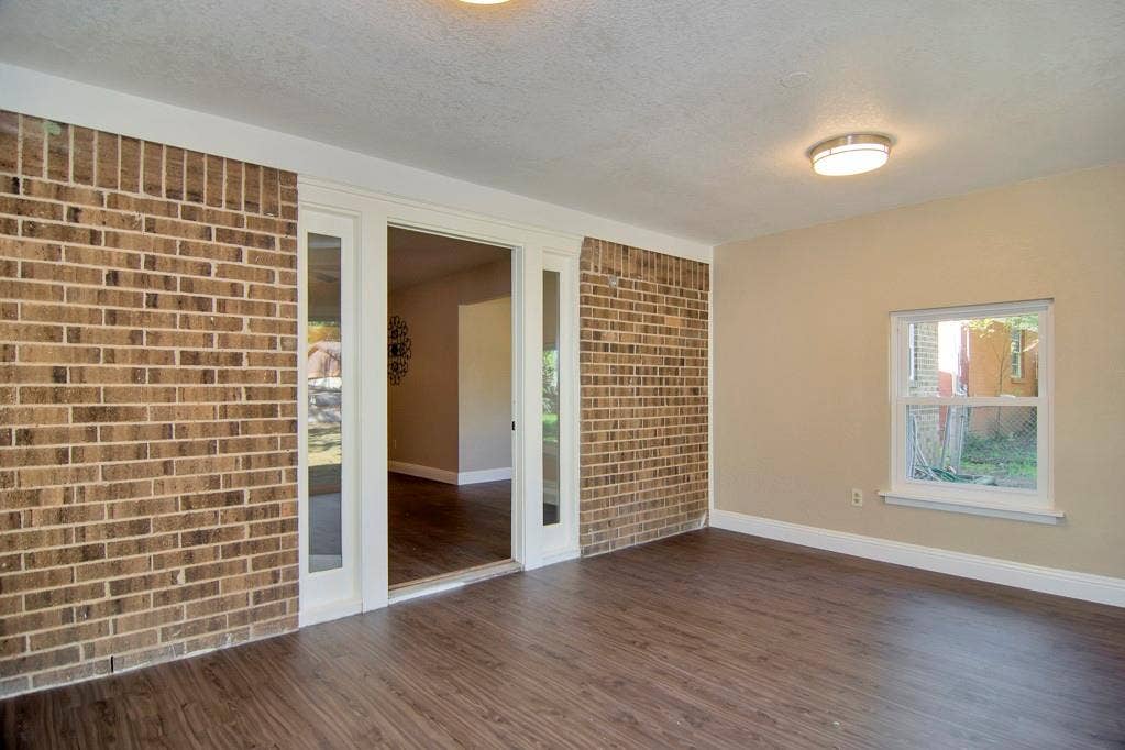 6904 Yorkston Street, Watauga, TX 76148 6904 Yorkston Street, Watauga, TX 76148