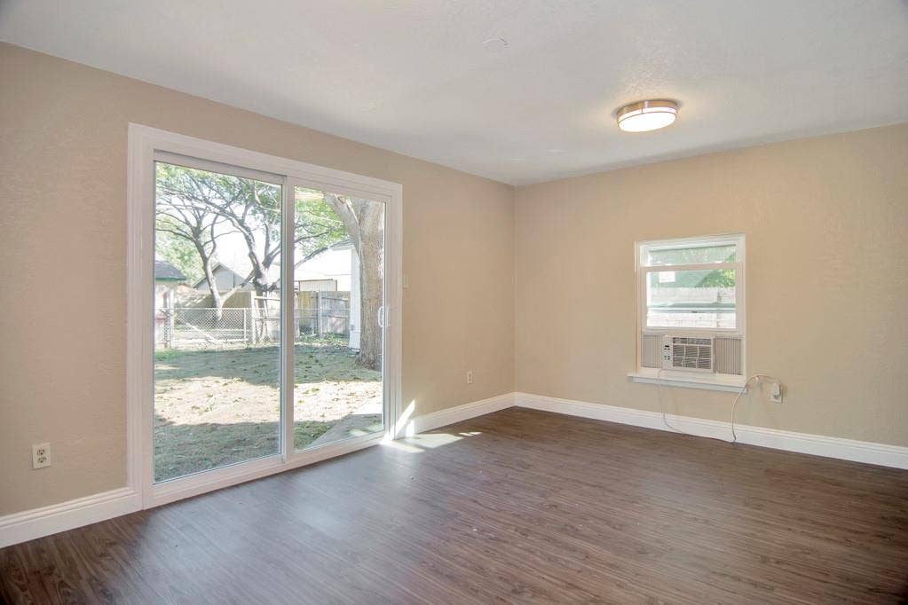 6904 Yorkston Street, Watauga, TX 76148 6904 Yorkston Street, Watauga, TX 76148