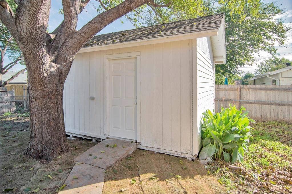 6904 Yorkston Street, Watauga, TX 76148 6904 Yorkston Street, Watauga, TX 76148