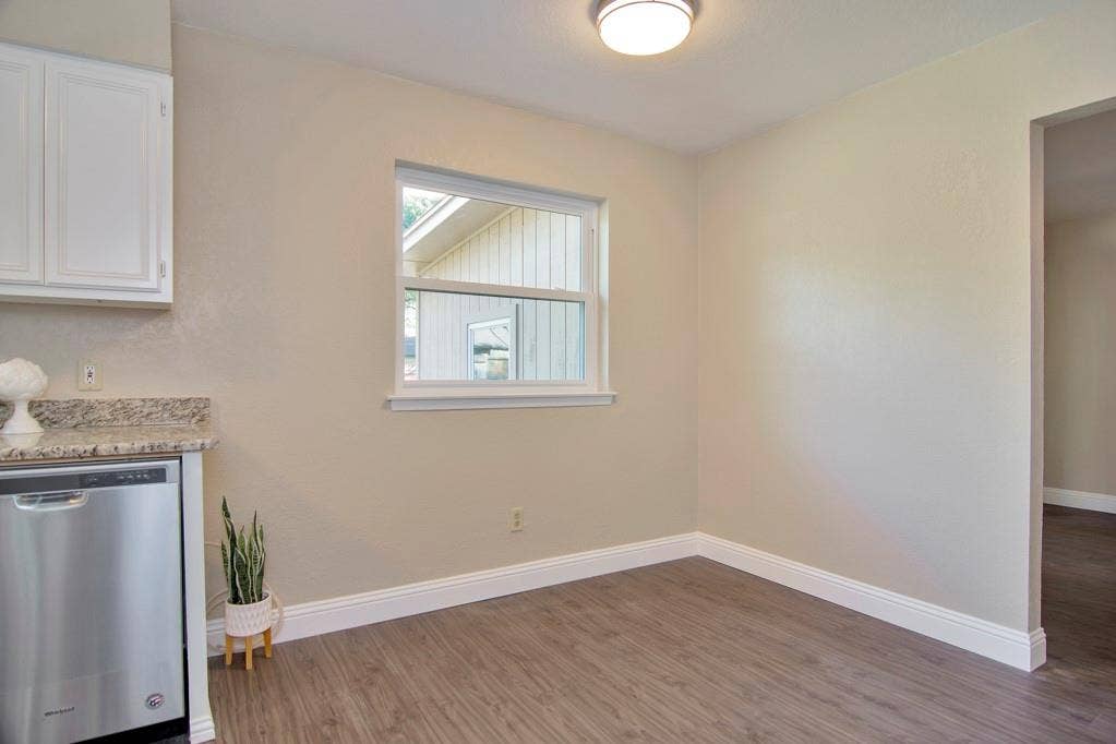 6904 Yorkston Street, Watauga, TX 76148 6904 Yorkston Street, Watauga, TX 76148