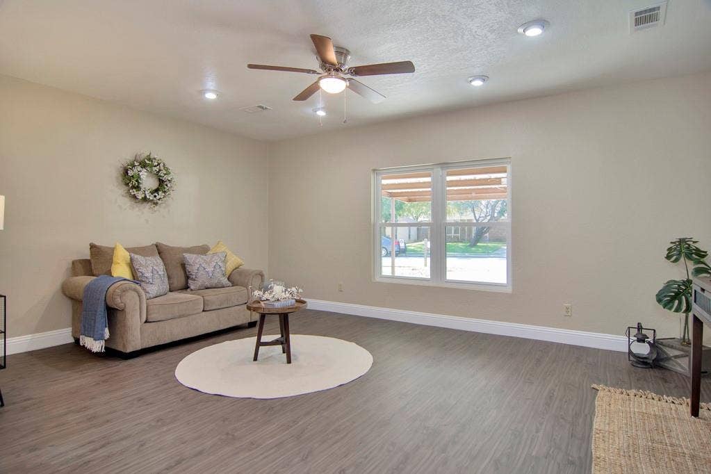 6904 Yorkston Street, Watauga, TX 76148 6904 Yorkston Street, Watauga, TX 76148