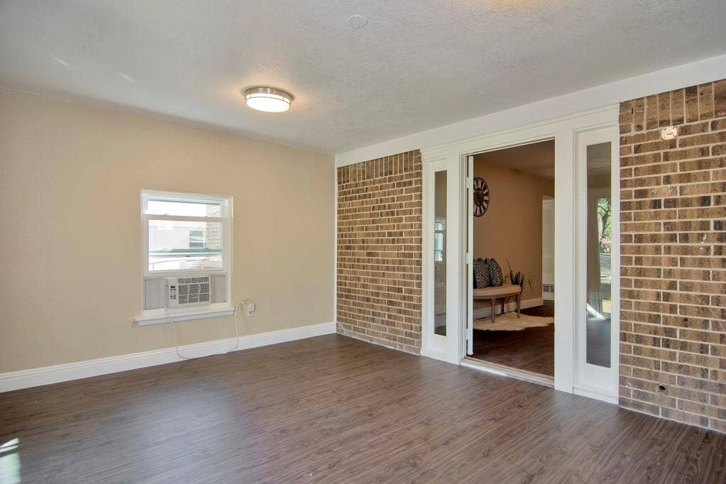 6904 Yorkston Street, Watauga, TX 76148 6904 Yorkston Street, Watauga, TX 76148