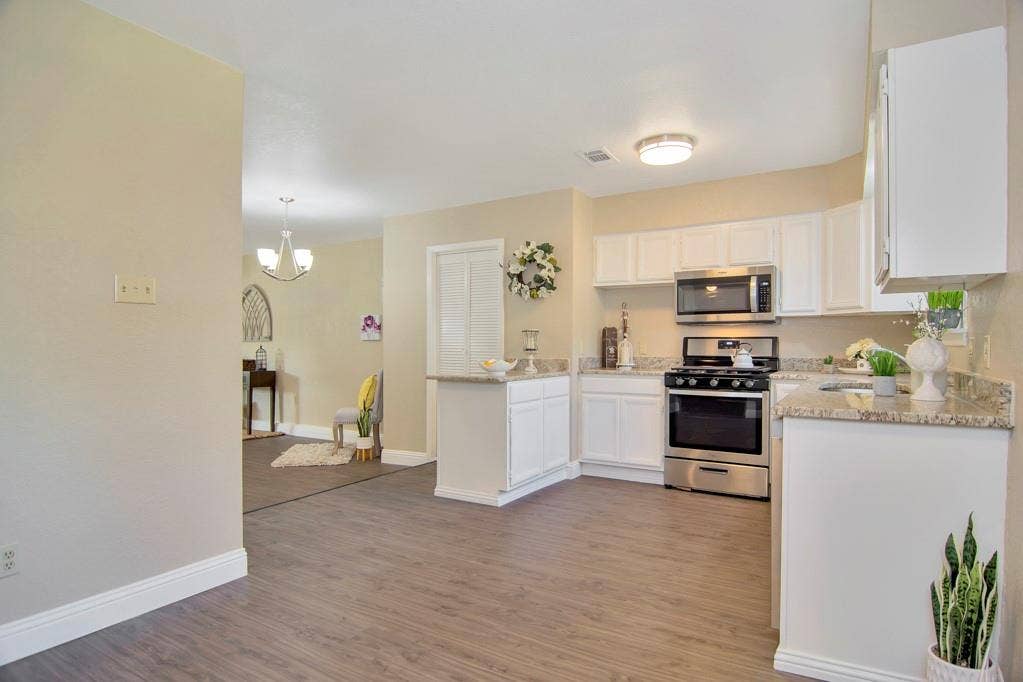 6904 Yorkston Street, Watauga, TX 76148 6904 Yorkston Street, Watauga, TX 76148