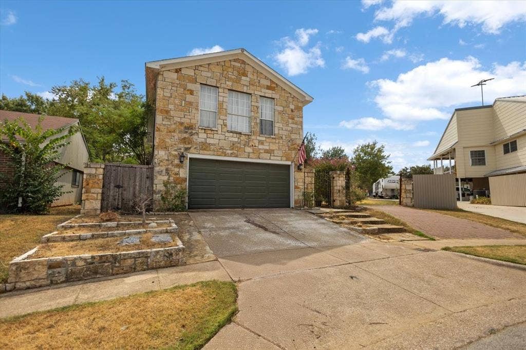 1911 Wisteria Court, Flower Mound, TX 75028 1911 Wisteria Court, Flower Mound, TX 75028