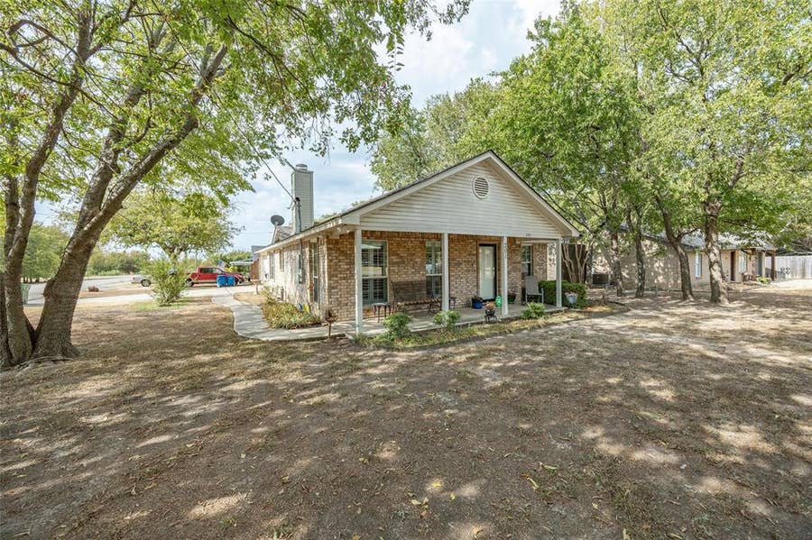 Property photo for 201 W Oak Street, Aledo, TX