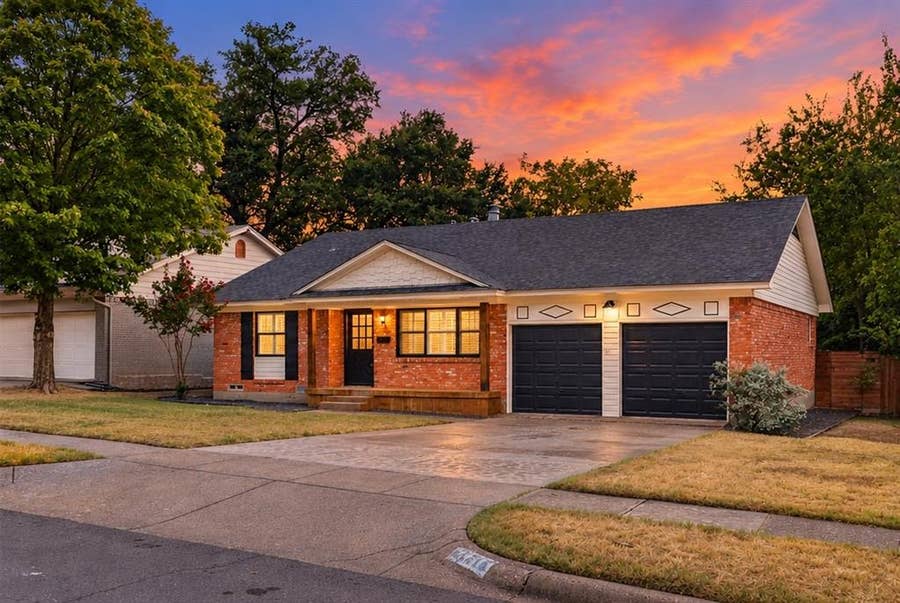Property photo for 11715 Rogue Way, Dallas, TX