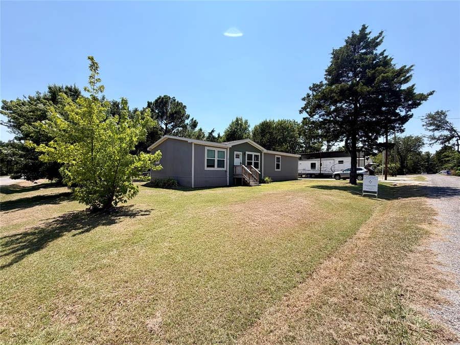 Property photo for 60 Holland Street, Pottsboro, TX