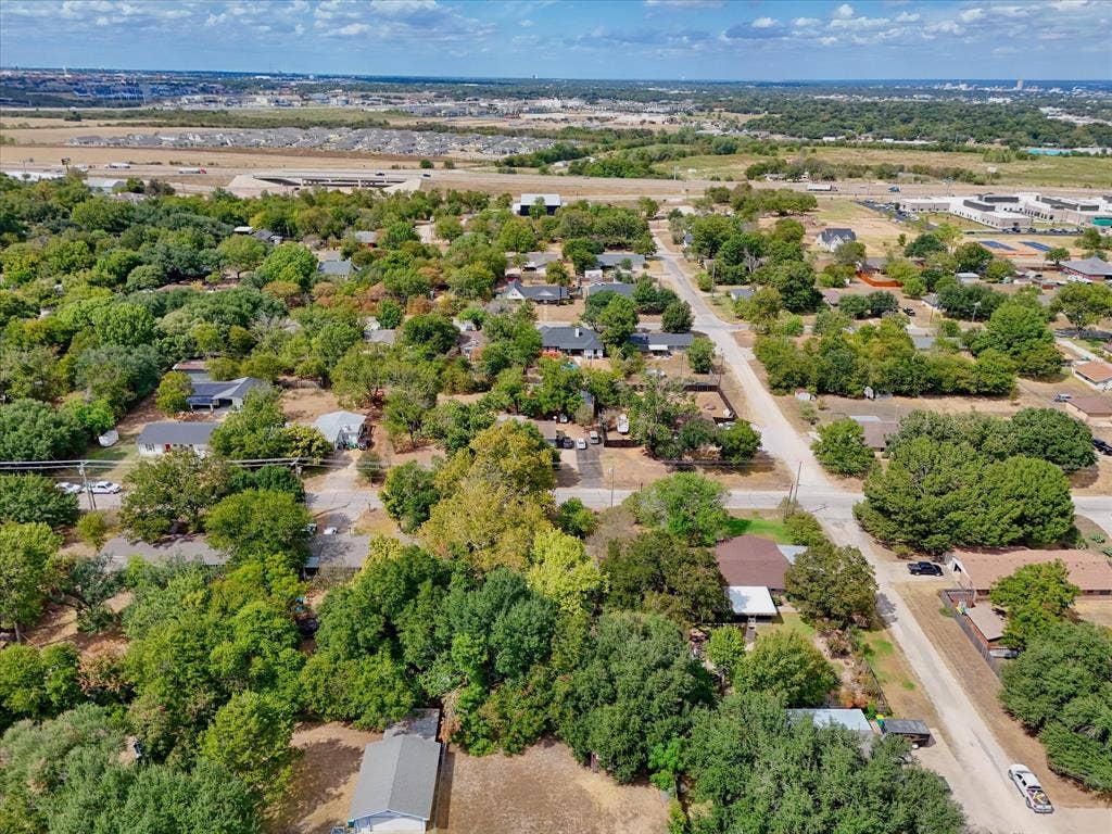 302 W Billington Drive, Robinson, TX 76706 Residential area with extensive tree canopy