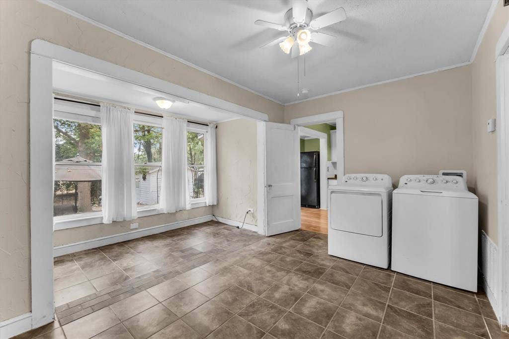 302 W Billington Drive, Robinson, TX 76706 Tile flooring throughout, with a ceiling fan light fixture
