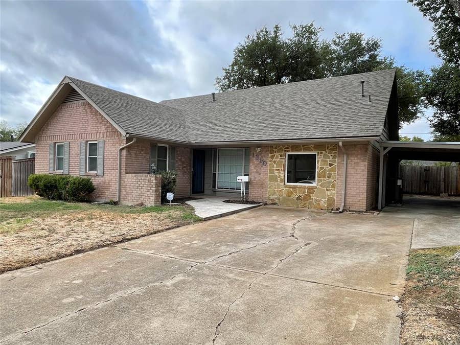 Property photo for 1310 Doncaster Street, Irving, TX