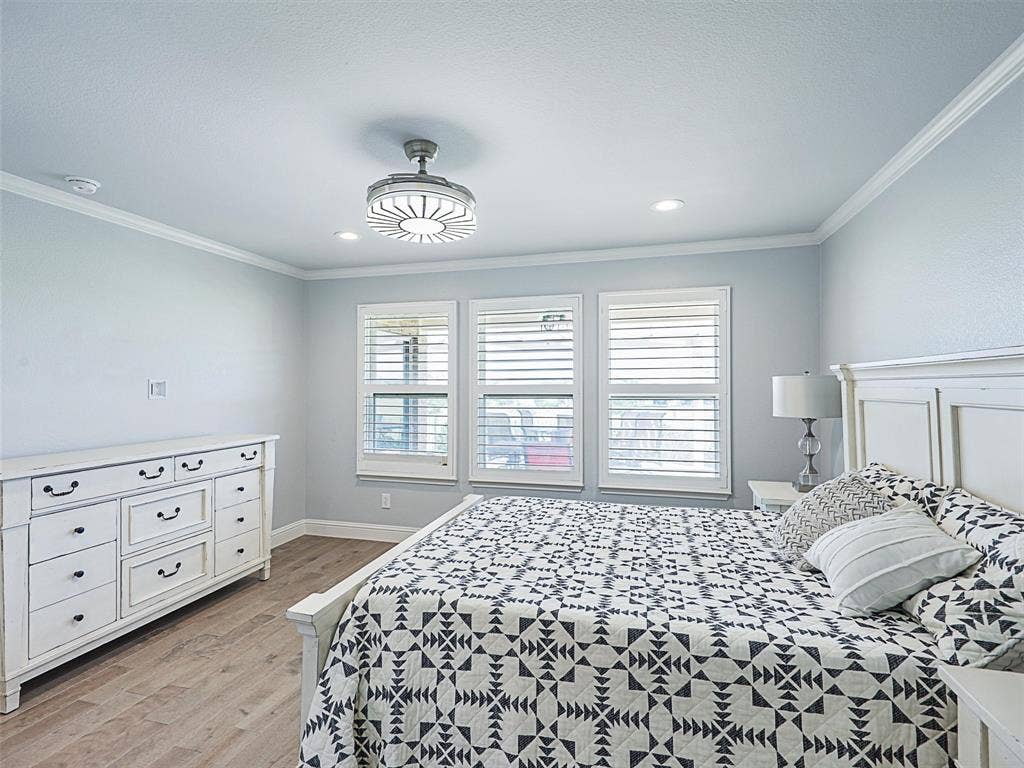 7470 Birmingham Forest Drive, Frisco, TX 75036 Neutral Colors with Luxury Vinyl Floors.