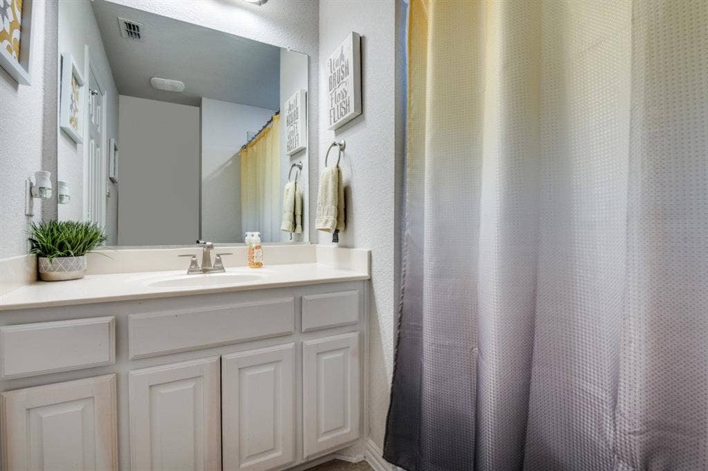 249 Noble Nest Drive, Midlothian, TX 76065 249 Noble Nest Drive, Midlothian, TX 76065