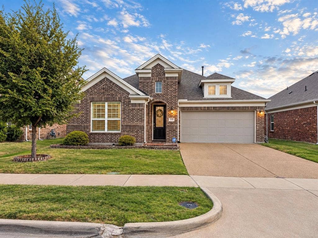 330 Gleneagles Drive, Garland, TX 75040
