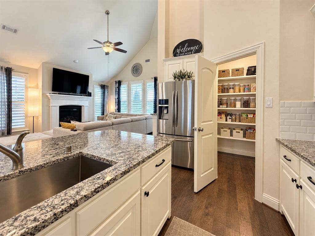 330 Gleneagles Drive, Garland, TX 75040