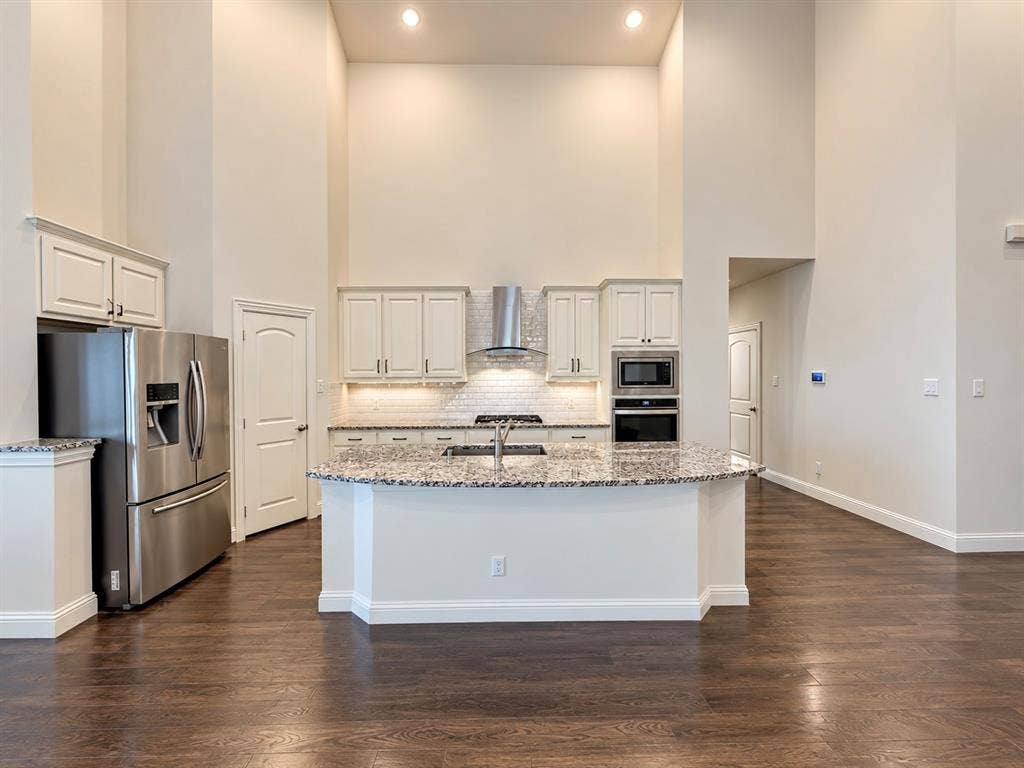 330 Gleneagles Drive, Garland, TX 75040
