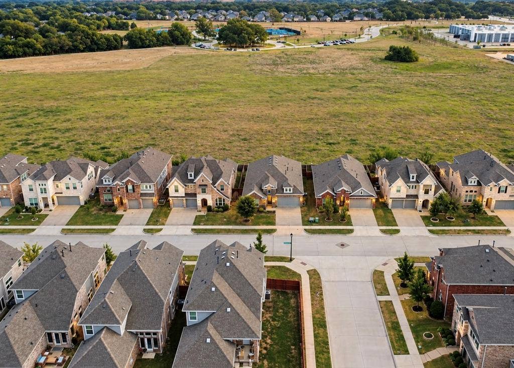 330 Gleneagles Drive, Garland, TX 75040