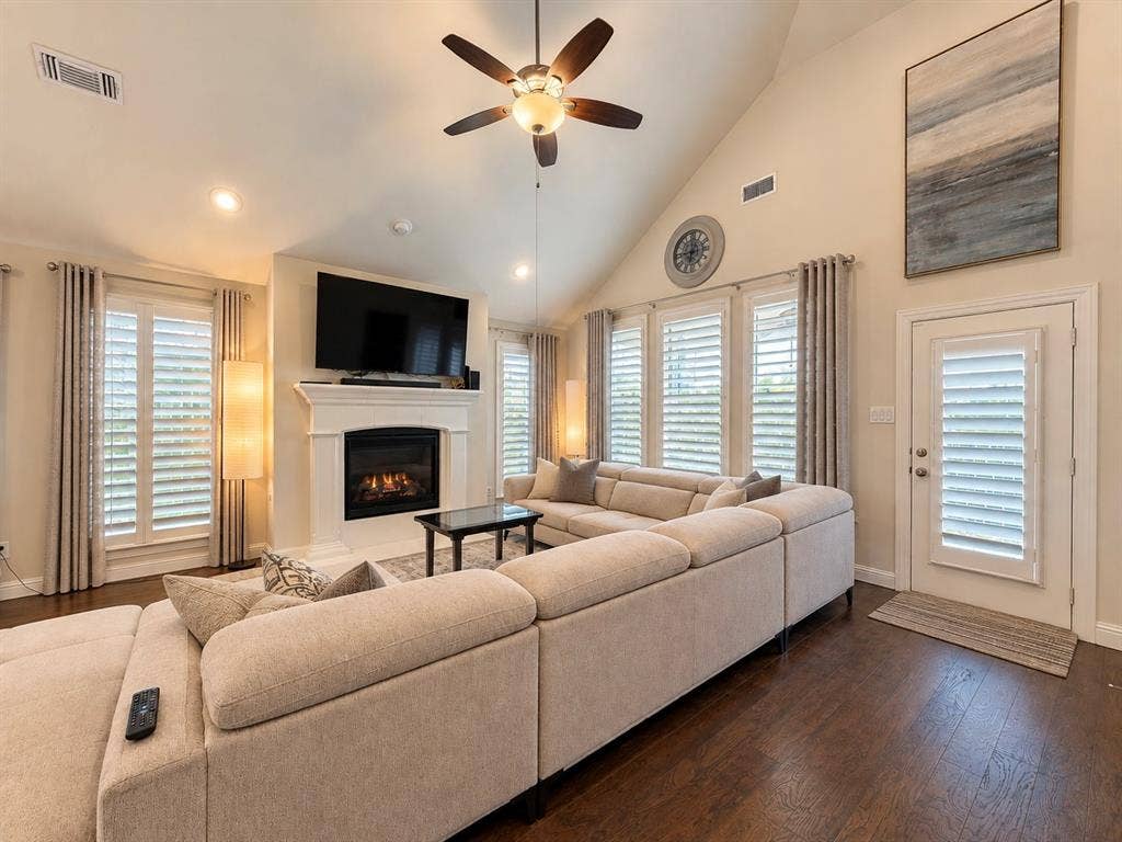 330 Gleneagles Drive, Garland, TX 75040