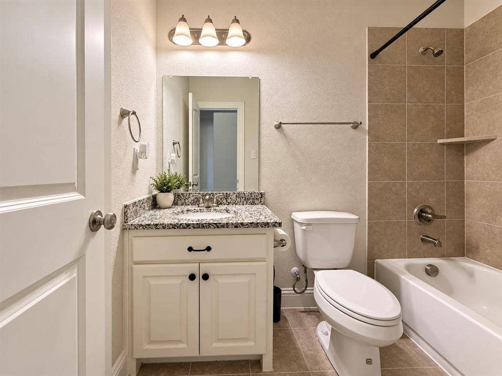 330 Gleneagles Drive, Garland, TX 75040