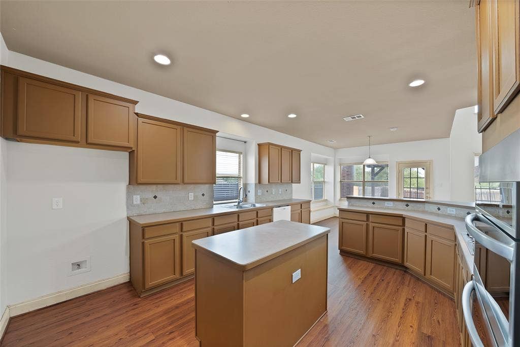 903 Fieldstone Drive, Cedar Hill, TX 75104 903 Fieldstone Drive, Cedar Hill, TX 75104