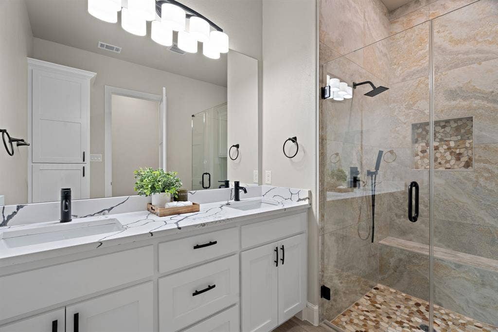4205 County Road 570, Farmersville, TX 75442 Bathroom located in the hallway