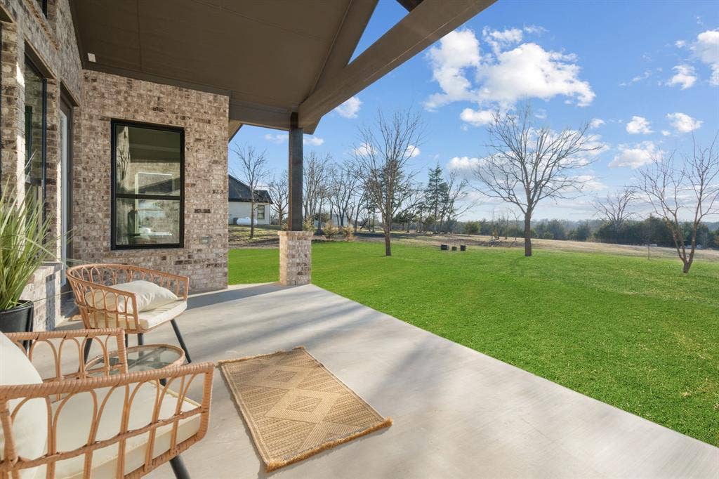4205 County Road 570, Farmersville, TX 75442 Backyard patio