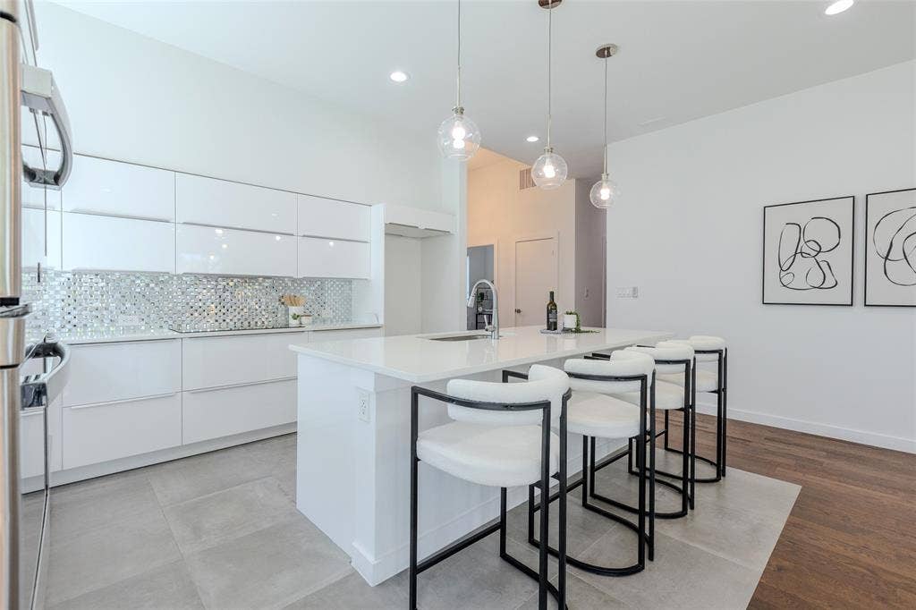 9742 Sunset Drive, Frisco, TX 75033 9742 Sunset Drive, Frisco, TX 75033