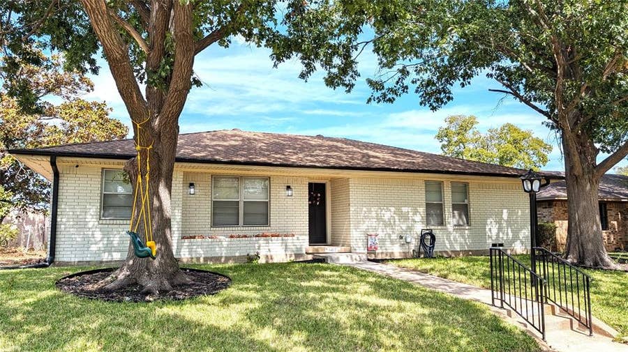 Property photo for 1417 Charleston Drive, Garland, TX