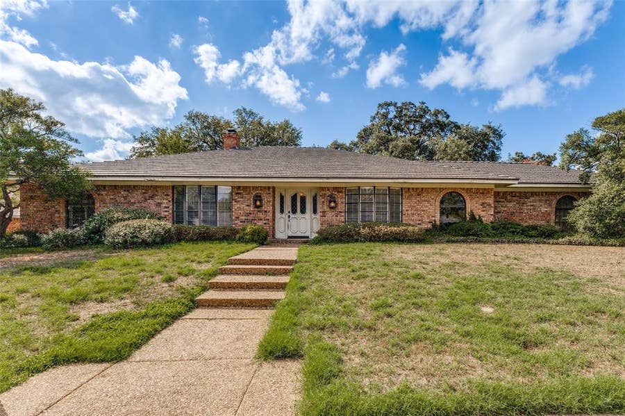 Property photo for 3716 Stoney Creek Road, Fort Worth, TX