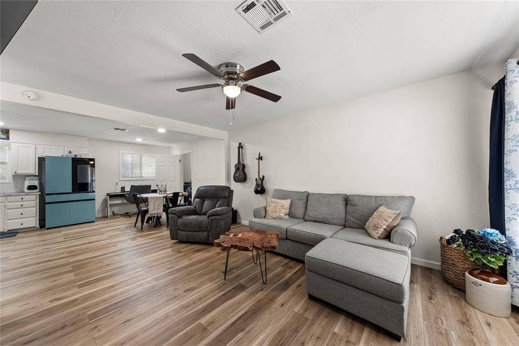 140 Shirley Drive, Lacy Lakeview, TX 76705 140 Shirley Drive, Lacy Lakeview, TX 76705
