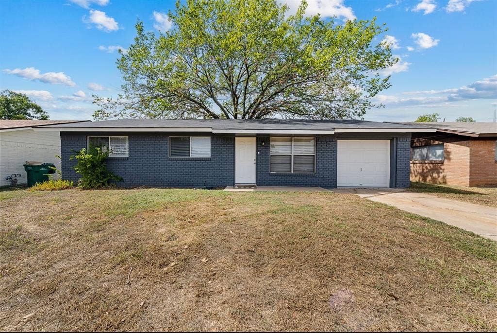 140 Shirley Drive, Lacy Lakeview, TX 76705 140 Shirley Drive, Lacy Lakeview, TX 76705