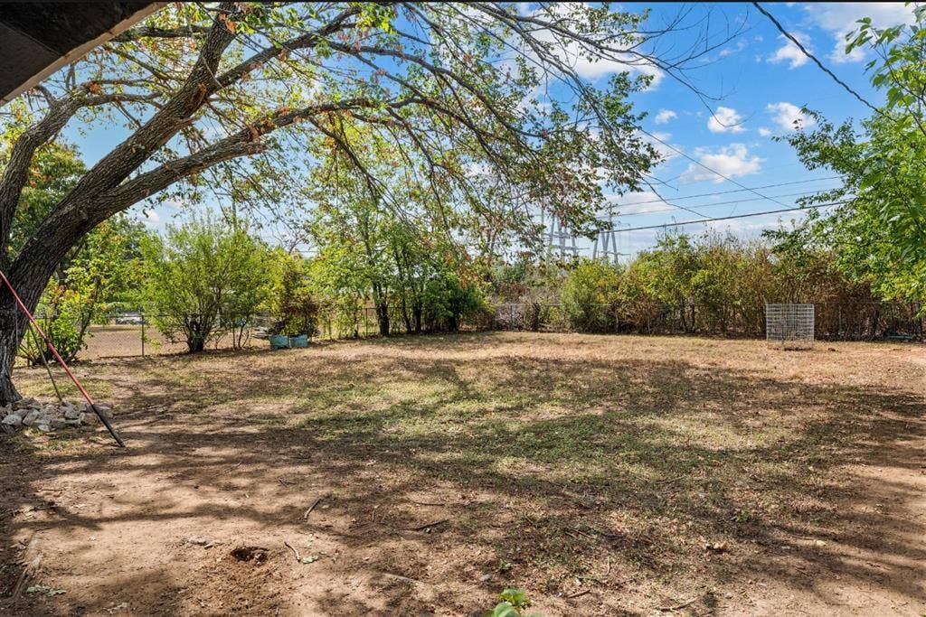 140 Shirley Drive, Lacy Lakeview, TX 76705 140 Shirley Drive, Lacy Lakeview, TX 76705