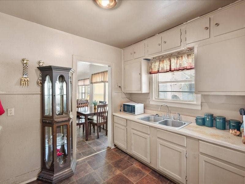 1215 N Confederate Avenue, Tyler, TX 75702 1215 N Confederate Avenue, Tyler, TX 75702